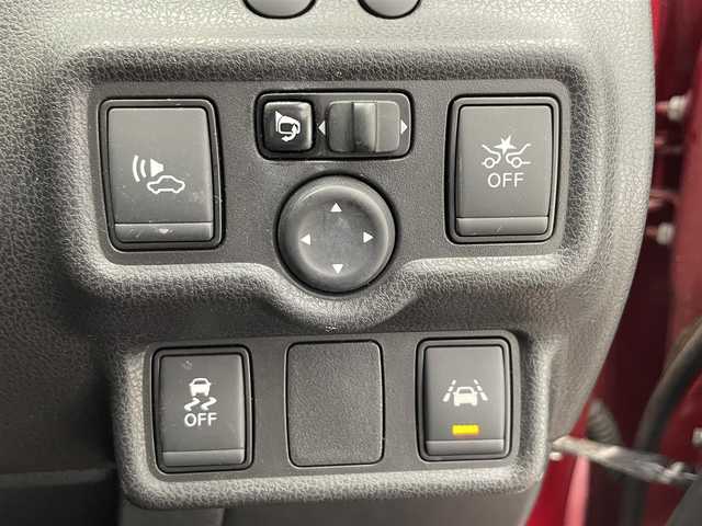 日産 ノート e－パワー メダリスト 滋賀県 2016(平28)年 6.1万km ガーネットレッド 純正7インチナビ/【Bluetooth/CD/DVD/フルセグTV】/全方位カメラ/レーンキープアシスト/クリアランスソナー/衝突軽減ブレーキ/ETC/LEDヘッドライト/前方ドライブレコーダー/デジタルインナーミラー/プッシュスタート/スマートキー/ステアリングリモコン