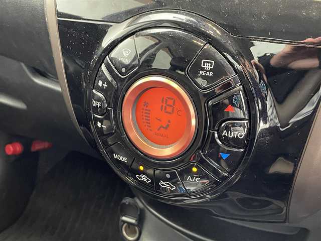 日産 ノート e－パワー メダリスト 滋賀県 2016(平28)年 6.1万km ガーネットレッド 純正7インチナビ/【Bluetooth/CD/DVD/フルセグTV】/全方位カメラ/レーンキープアシスト/クリアランスソナー/衝突軽減ブレーキ/ETC/LEDヘッドライト/前方ドライブレコーダー/デジタルインナーミラー/プッシュスタート/スマートキー/ステアリングリモコン