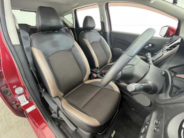 日産 ノート e－パワー メダリスト 滋賀県 2016(平28)年 6.1万km ガーネットレッド 純正7インチナビ/【Bluetooth/CD/DVD/フルセグTV】/全方位カメラ/レーンキープアシスト/クリアランスソナー/衝突軽減ブレーキ/ETC/LEDヘッドライト/前方ドライブレコーダー/デジタルインナーミラー/プッシュスタート/スマートキー/ステアリングリモコン