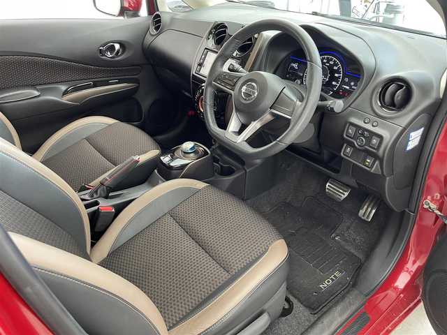 日産 ノート e－パワー メダリスト 滋賀県 2016(平28)年 6.1万km ガーネットレッド 純正7インチナビ/【Bluetooth/CD/DVD/フルセグTV】/全方位カメラ/レーンキープアシスト/クリアランスソナー/衝突軽減ブレーキ/ETC/LEDヘッドライト/前方ドライブレコーダー/デジタルインナーミラー/プッシュスタート/スマートキー/ステアリングリモコン