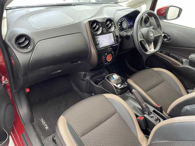 日産 ノート e－パワー メダリスト 滋賀県 2016(平28)年 6.1万km ガーネットレッド 純正7インチナビ/【Bluetooth/CD/DVD/フルセグTV】/全方位カメラ/レーンキープアシスト/クリアランスソナー/衝突軽減ブレーキ/ETC/LEDヘッドライト/前方ドライブレコーダー/デジタルインナーミラー/プッシュスタート/スマートキー/ステアリングリモコン
