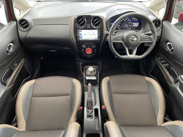 日産 ノート e－パワー メダリスト 滋賀県 2016(平28)年 6.1万km ガーネットレッド 純正7インチナビ/【Bluetooth/CD/DVD/フルセグTV】/全方位カメラ/レーンキープアシスト/クリアランスソナー/衝突軽減ブレーキ/ETC/LEDヘッドライト/前方ドライブレコーダー/デジタルインナーミラー/プッシュスタート/スマートキー/ステアリングリモコン