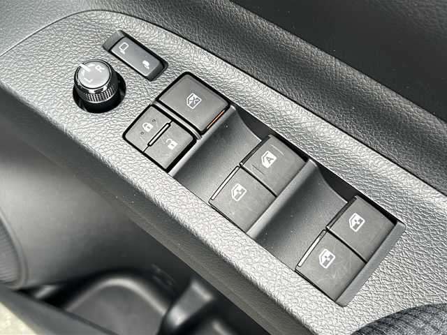 トヨタ シエンタ G 三重県 2018(平30)年 4.6万km ブラックマイカ 社外ナビ　/バックカメラ　/両側パワースライドドア　/ビルトインＥＴＣ　/スペアキー　/オートハイビーム　/レーンキープアシスト /衝突軽減ブレーキ /横滑り防止 /アイドリングストップ /純正フロアマット /ヘッドライトレベライザー/ステアリングスイッチ/電動格納ミラー/禁煙車