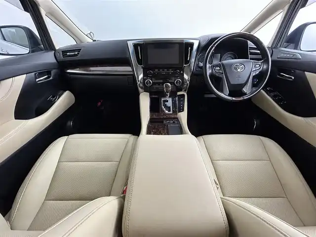 トヨタ アルファードハイブリット G Fパッケージ 道央・札幌 2020(令2)年 4.6万km ホワイトパールクリスタルシャイン ・4WD/・トヨタセーフティセンス/・プリクラッシュセーフティ/・レーンキープアシスト/・レーダークルーズコントロール/・オートハイビーム/・ブラインドスポットモニター/・標識認識システム/・純正ディスプレイオーディオ/・ナビ機能/フルセグ/BT/CD/DVD/・両側パワースライドドア/・パワーバックドア/・シートヒーター&クーラー/・ベージュレザーシート/・パワーシート/・シートメモリ/・ビルトインETC/・ドアロック連動ミラー/・LEDヘッドライト