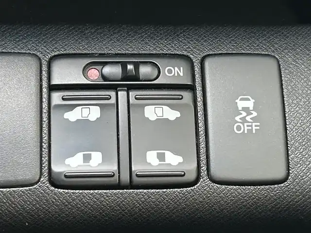ホンダ ステップワゴン スパーダ Z 富山県 2009(平21)年 7.7万km ポリッシュドメタルメタリック 社外ナビ/ワンセグTV/バックカメラ/両側パワースライドドア/スマートキー/革巻きステアリング/HIDヘッドライト/オートライト/ウインカーミラー/フォグランプ/横滑り防止装置/パドルシフト/ETC