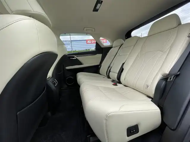 レクサス ＲＸ 450h バージョンL 大阪府 2019(令1)年 6.8万km 黒 純正12.3インチディスプレイオーディオ/　（AppleCarPlay/AndroidAuto/フルセグTV/Bluetooth/USB/AUX）/パノラミックビューモニター/サンルーフ/本革シート/　（前席パワーシート/シートヒーター、ベンチレーション）/ステアリングヒーター/前後ドライブレコーダー/三眼LEDヘッドライト/レーダークルーズコントロール/パワーバックドア/ビルトインETC2.0/純正20インチアルミホイール/純正フロアマット/スペアキー＋カードキー有