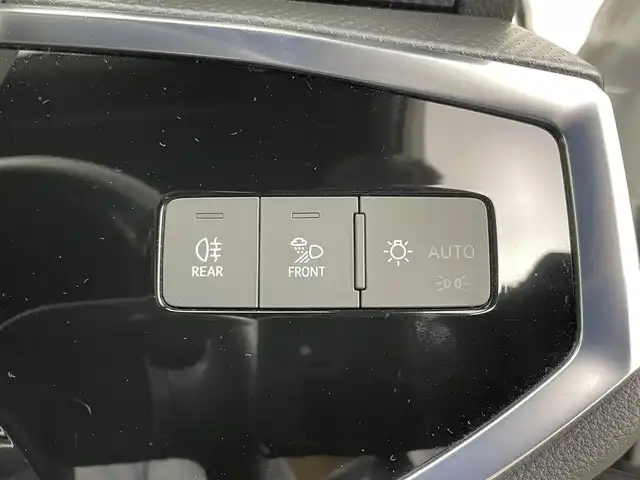 アウディ Ｑ３ SB 35TDIクワトロ Sライン 岡山県 2020(令2)年 4.7万km パール 純正ナビ/　「USB/Carplay/AndroidAuto」/ハーフレザーシート/全方位カメラ/LEDヘッドライト（AUTO機能付き）/ETC2.0/4WD/前席シートヒーター/前席パワーシート/衝突軽減ブレーキシステム/車線逸脱防止システム/横滑り防止装置/ドライブレコーダー（前後）/純正フロアマット/プッシュスタート/スマートキー×１
