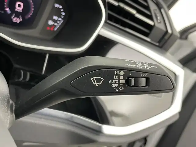 アウディ Ｑ３ SB 35TDIクワトロ Sライン 岡山県 2020(令2)年 4.7万km パール 純正ナビ/　「USB/Carplay/AndroidAuto」/ハーフレザーシート/全方位カメラ/LEDヘッドライト（AUTO機能付き）/ETC2.0/4WD/前席シートヒーター/前席パワーシート/衝突軽減ブレーキシステム/車線逸脱防止システム/横滑り防止装置/ドライブレコーダー（前後）/純正フロアマット/プッシュスタート/スマートキー×１