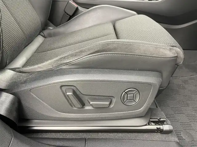 アウディ Ｑ３ SB 35TDIクワトロ Sライン 岡山県 2020(令2)年 4.7万km パール 純正ナビ/　「USB/Carplay/AndroidAuto」/ハーフレザーシート/全方位カメラ/LEDヘッドライト（AUTO機能付き）/ETC2.0/4WD/前席シートヒーター/前席パワーシート/衝突軽減ブレーキシステム/車線逸脱防止システム/横滑り防止装置/ドライブレコーダー（前後）/純正フロアマット/プッシュスタート/スマートキー×１