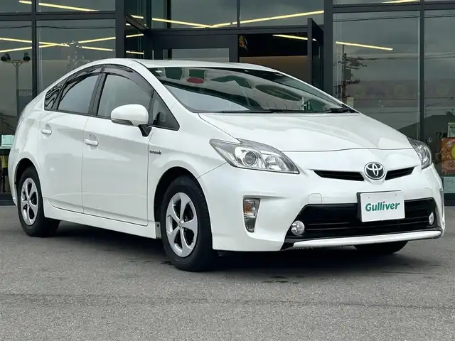 トヨタ プリウス S 愛媛県 2014(平26)年 7.2万km ホワイトパールクリスタルシャイン ECLIPSE7型ナビ(AM/FM/CD/ワンセグTV)/バックカメラ/純正フロアマット/純正ドアバイザー/トノカバー/ETC/ステアリングリモコン/シガーソケット/オートライト/電格ミラー/ISOFIX/フォグランプ/現状サマー(純正AW)(195/65/R15)/BRIDGESTONE EcoPia NH300/禁煙車