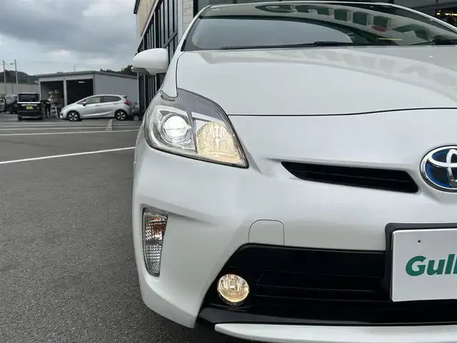 トヨタ プリウス S 愛媛県 2014(平26)年 7.2万km ホワイトパールクリスタルシャイン ECLIPSE7型ナビ(AM/FM/CD/ワンセグTV)/バックカメラ/純正フロアマット/純正ドアバイザー/トノカバー/ETC/ステアリングリモコン/シガーソケット/オートライト/電格ミラー/ISOFIX/フォグランプ/現状サマー(純正AW)(195/65/R15)/BRIDGESTONE EcoPia NH300/禁煙車