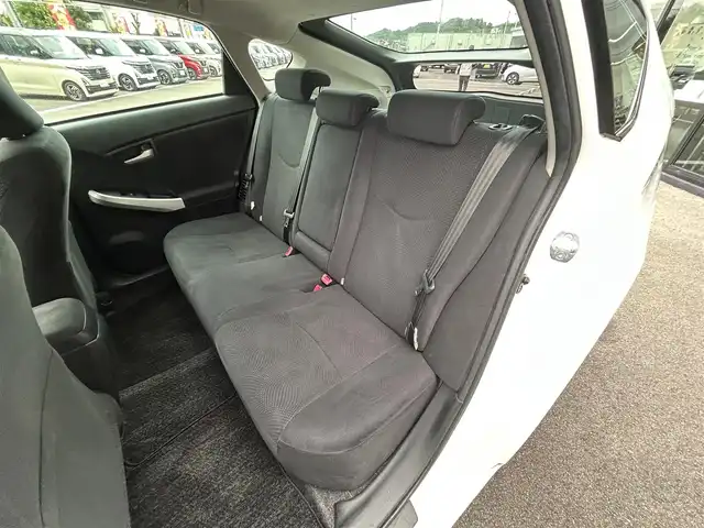 トヨタ プリウス S 愛媛県 2014(平26)年 7.2万km ホワイトパールクリスタルシャイン ECLIPSE7型ナビ(AM/FM/CD/ワンセグTV)/バックカメラ/純正フロアマット/純正ドアバイザー/トノカバー/ETC/ステアリングリモコン/シガーソケット/オートライト/電格ミラー/ISOFIX/フォグランプ/現状サマー(純正AW)(195/65/R15)/BRIDGESTONE EcoPia NH300/禁煙車
