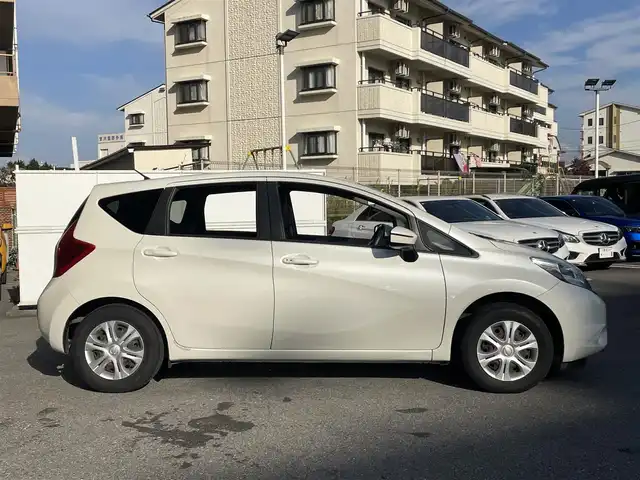 日産 ノート X 栃木県 2016(平28)年 9.2万km ブリリアントホワイトパール