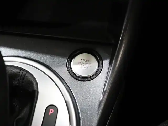 フォルクスワーゲン ザ・ビートル デザイン 静岡県 2019(平31)年 4.1万km ディープブラックパールエフェクト 純正ナビ/フルセグTV・DVD・CD/ドラレコ前後/BSM/バックカメラ/HIDヘッドライト/O・ZRACING製17インチAW/ETC/ISOFIX/スペアキー