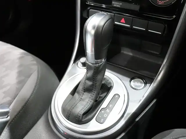 フォルクスワーゲン ザ・ビートル デザイン 静岡県 2019(平31)年 4.1万km ディープブラックパールエフェクト 純正ナビ/フルセグTV・DVD・CD/ドラレコ前後/BSM/バックカメラ/HIDヘッドライト/O・ZRACING製17インチAW/ETC/ISOFIX/スペアキー