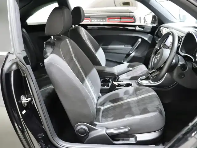 フォルクスワーゲン ザ・ビートル デザイン 静岡県 2019(平31)年 4.1万km ディープブラックパールエフェクト 純正ナビ/フルセグTV・DVD・CD/ドラレコ前後/BSM/バックカメラ/HIDヘッドライト/O・ZRACING製17インチAW/ETC/ISOFIX/スペアキー