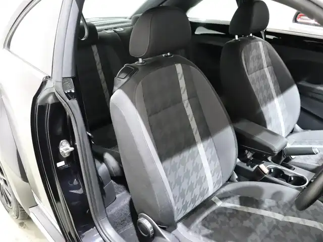 フォルクスワーゲン ザ・ビートル デザイン 静岡県 2019(平31)年 4.1万km ディープブラックパールエフェクト 純正ナビ/フルセグTV・DVD・CD/ドラレコ前後/BSM/バックカメラ/HIDヘッドライト/O・ZRACING製17インチAW/ETC/ISOFIX/スペアキー