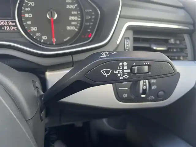 アウディ Ａ４ 2．0TFSI 山梨県 2016(平28)年 3.4万km グレイシアホワイトメタリック ラグジュアリーP/純正MMIナビ　/AppleCarPlay　/androidauto　/フルセグ　/Bカメラ　/ACC　/BSA　/アウディドライブセレクト　/LEDヘッドライト/オートハイビーム　/純正17インチAW