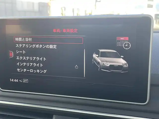 アウディ Ａ４ 2．0TFSI 山梨県 2016(平28)年 3.4万km グレイシアホワイトメタリック ラグジュアリーP/純正MMIナビ　/AppleCarPlay　/androidauto　/フルセグ　/Bカメラ　/ACC　/BSA　/アウディドライブセレクト　/LEDヘッドライト/オートハイビーム　/純正17インチAW