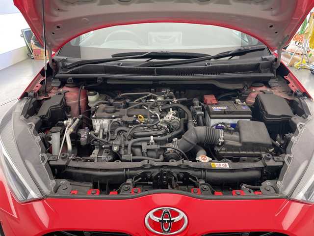 トヨタ ヤリス Z 長野県 2020(令2)年 5.7万km ブラック/コーラルクリスタルシャイン 4WD/純正ディスプレイオーディオ/（ナビ機能付き＆CD＆DVD＆Bluetooth＆AppleCarPlay＆AndroidoAuto＆FM・AM）/トヨタセーフティセンス/・レーダークルーズコントロール/・LTA/・PCS/・クリアランスソナー/・PKSB/・RSA/ビルトインETC/純正ドライブレコーダー（前方）/シートヒーター（前方）/LEDヘッドライト/オートマチックハイビーム/オートライト/ドアバイザー/社外フロアマット/15インチ社外アルミホイール/スマートキー/スペアキー/保証書/取扱説明書