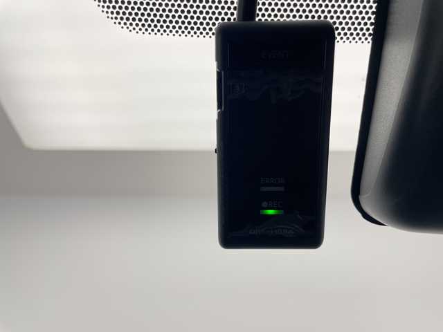 トヨタ ヤリス Z 長野県 2020(令2)年 5.7万km ブラック/コーラルクリスタルシャイン 4WD/純正ディスプレイオーディオ/（ナビ機能付き＆CD＆DVD＆Bluetooth＆AppleCarPlay＆AndroidoAuto＆FM・AM）/トヨタセーフティセンス/・レーダークルーズコントロール/・LTA/・PCS/・クリアランスソナー/・PKSB/・RSA/ビルトインETC/純正ドライブレコーダー（前方）/シートヒーター（前方）/LEDヘッドライト/オートマチックハイビーム/オートライト/ドアバイザー/社外フロアマット/15インチ社外アルミホイール/スマートキー/スペアキー/保証書/取扱説明書