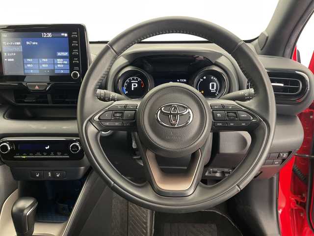 トヨタ ヤリス Z 長野県 2020(令2)年 5.7万km ブラック/コーラルクリスタルシャイン 4WD/純正ディスプレイオーディオ/（ナビ機能付き＆CD＆DVD＆Bluetooth＆AppleCarPlay＆AndroidoAuto＆FM・AM）/トヨタセーフティセンス/・レーダークルーズコントロール/・LTA/・PCS/・クリアランスソナー/・PKSB/・RSA/ビルトインETC/純正ドライブレコーダー（前方）/シートヒーター（前方）/LEDヘッドライト/オートマチックハイビーム/オートライト/ドアバイザー/社外フロアマット/15インチ社外アルミホイール/スマートキー/スペアキー/保証書/取扱説明書