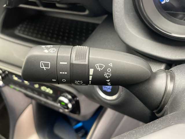 トヨタ ヤリス Z 長野県 2020(令2)年 5.7万km ブラック/コーラルクリスタルシャイン 4WD/純正ディスプレイオーディオ/（ナビ機能付き＆CD＆DVD＆Bluetooth＆AppleCarPlay＆AndroidoAuto＆FM・AM）/トヨタセーフティセンス/・レーダークルーズコントロール/・LTA/・PCS/・クリアランスソナー/・PKSB/・RSA/ビルトインETC/純正ドライブレコーダー（前方）/シートヒーター（前方）/LEDヘッドライト/オートマチックハイビーム/オートライト/ドアバイザー/社外フロアマット/15インチ社外アルミホイール/スマートキー/スペアキー/保証書/取扱説明書