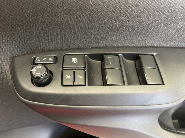 トヨタ ヤリス Z 長野県 2020(令2)年 5.7万km ブラック/コーラルクリスタルシャイン 4WD/純正ディスプレイオーディオ/（ナビ機能付き＆CD＆DVD＆Bluetooth＆AppleCarPlay＆AndroidoAuto＆FM・AM）/トヨタセーフティセンス/・レーダークルーズコントロール/・LTA/・PCS/・クリアランスソナー/・PKSB/・RSA/ビルトインETC/純正ドライブレコーダー（前方）/シートヒーター（前方）/LEDヘッドライト/オートマチックハイビーム/オートライト/ドアバイザー/社外フロアマット/15インチ社外アルミホイール/スマートキー/スペアキー/保証書/取扱説明書