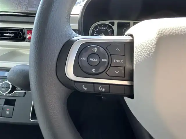 ダイハツ ムーヴ キャンバス ストライプス G 福岡県 2022(令4)年 1.4万km シャイニングホワイトパール/サンドベージュメタリック Panasonicナビ/（BT/フルセグ/DISC/AM/FM/SD/SDREC）/Bカメラ/両側パワースライドドア/LEDヘッドライト/オートライト/前席シートヒーター/ベンチシート/ホッとカップホルダー/アイドリングストップ/横滑り防止装置/コーナーセンサー/盗難防止装置/衝突被害軽減システム/ドライブレコーダー/ブレーキホールド/スマートキー/保証書/取扱説明書