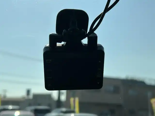 ダイハツ ムーヴ キャンバス ストライプス G 福岡県 2022(令4)年 1.4万km シャイニングホワイトパール/サンドベージュメタリック Panasonicナビ/（BT/フルセグ/DISC/AM/FM/SD/SDREC）/Bカメラ/両側パワースライドドア/LEDヘッドライト/オートライト/前席シートヒーター/ベンチシート/ホッとカップホルダー/アイドリングストップ/横滑り防止装置/コーナーセンサー/盗難防止装置/衝突被害軽減システム/ドライブレコーダー/ブレーキホールド/スマートキー/保証書/取扱説明書