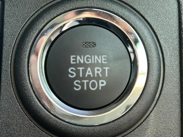 ダイハツ ムーヴ キャンバス ストライプス G 福岡県 2022(令4)年 1.4万km シャイニングホワイトパール/サンドベージュメタリック Panasonicナビ/（BT/フルセグ/DISC/AM/FM/SD/SDREC）/Bカメラ/両側パワースライドドア/LEDヘッドライト/オートライト/前席シートヒーター/ベンチシート/ホッとカップホルダー/アイドリングストップ/横滑り防止装置/コーナーセンサー/盗難防止装置/衝突被害軽減システム/ドライブレコーダー/ブレーキホールド/スマートキー/保証書/取扱説明書