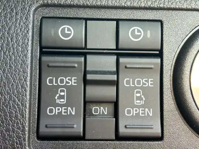 ダイハツ ムーヴ キャンバス ストライプス G 福岡県 2022(令4)年 1.4万km シャイニングホワイトパール/サンドベージュメタリック Panasonicナビ/（BT/フルセグ/DISC/AM/FM/SD/SDREC）/Bカメラ/両側パワースライドドア/LEDヘッドライト/オートライト/前席シートヒーター/ベンチシート/ホッとカップホルダー/アイドリングストップ/横滑り防止装置/コーナーセンサー/盗難防止装置/衝突被害軽減システム/ドライブレコーダー/ブレーキホールド/スマートキー/保証書/取扱説明書