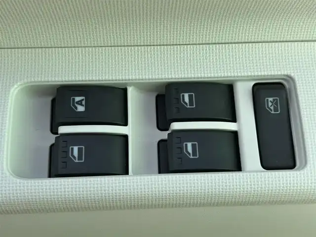 ダイハツ ムーヴ キャンバス ストライプス G 福岡県 2022(令4)年 1.4万km シャイニングホワイトパール/サンドベージュメタリック Panasonicナビ/（BT/フルセグ/DISC/AM/FM/SD/SDREC）/Bカメラ/両側パワースライドドア/LEDヘッドライト/オートライト/前席シートヒーター/ベンチシート/ホッとカップホルダー/アイドリングストップ/横滑り防止装置/コーナーセンサー/盗難防止装置/衝突被害軽減システム/ドライブレコーダー/ブレーキホールド/スマートキー/保証書/取扱説明書