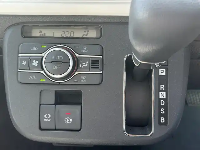 ダイハツ ムーヴ キャンバス ストライプス G 福岡県 2022(令4)年 1.4万km シャイニングホワイトパール/サンドベージュメタリック Panasonicナビ/（BT/フルセグ/DISC/AM/FM/SD/SDREC）/Bカメラ/両側パワースライドドア/LEDヘッドライト/オートライト/前席シートヒーター/ベンチシート/ホッとカップホルダー/アイドリングストップ/横滑り防止装置/コーナーセンサー/盗難防止装置/衝突被害軽減システム/ドライブレコーダー/ブレーキホールド/スマートキー/保証書/取扱説明書