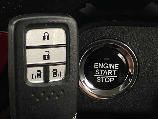 ホンダ ステップワゴン スパーダ ホンダセンシング 新潟県 2017(平29)年 9.1万km プレミアムスパークルブラックパール 4WD/メモリナビ　型式VXM-175VFNi/CD/BT/フルセグ/バックカメラ/両側パワースライドドア/クルーズコントロール/ホンダセンシング/ワクワクゲート/LEDライト/フォグ