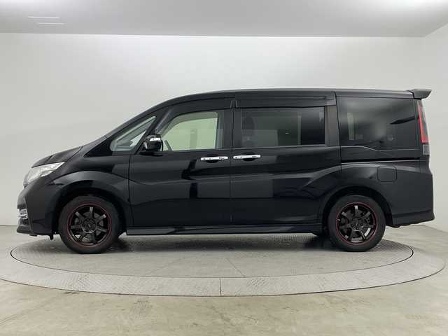 ホンダ ステップワゴン スパーダ ホンダセンシング 新潟県 2017(平29)年 9.1万km プレミアムスパークルブラックパール 4WD/メモリナビ　型式VXM-175VFNi/CD/BT/フルセグ/バックカメラ/両側パワースライドドア/クルーズコントロール/ホンダセンシング/ワクワクゲート/LEDライト/フォグ