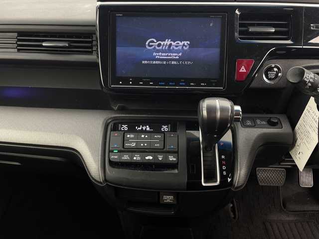 ホンダ ステップワゴン スパーダ ホンダセンシング 新潟県 2017(平29)年 9.1万km プレミアムスパークルブラックパール 4WD/メモリナビ　型式VXM-175VFNi/CD/BT/フルセグ/バックカメラ/両側パワースライドドア/クルーズコントロール/ホンダセンシング/ワクワクゲート/LEDライト/フォグ