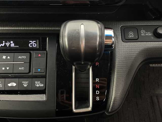 ホンダ ステップワゴン スパーダ ホンダセンシング 新潟県 2017(平29)年 9.1万km プレミアムスパークルブラックパール 4WD/メモリナビ　型式VXM-175VFNi/CD/BT/フルセグ/バックカメラ/両側パワースライドドア/クルーズコントロール/ホンダセンシング/ワクワクゲート/LEDライト/フォグ