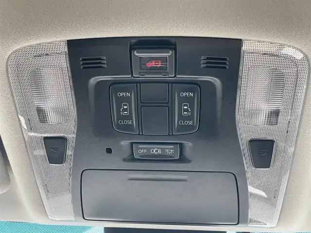 トヨタ ヴェルファイア Z Aエディション 岡山県 2018(平30)年 12.2万km ホワイトパールクリスタルシャイン 登録時走行距離121146km/純正9インチナビ/フルセグTV(AM/FM/CD/DVD/Bluetooth)/純正12.1インチフリップダウンモニター/バックカメラ/両側パワースライドドア/ビルトインETC　/デジタルインナーミラー/トヨタセーフティセンス/・プリクラッシュセーフティ/・レーダークルーズコントロール/・オートマチックハイビーム/・レーンディバーチャーアラート/オートブレーキホールド/横滑り防止装置/シートカバー/オットマン/18インチ純正AW/純正フロアマット