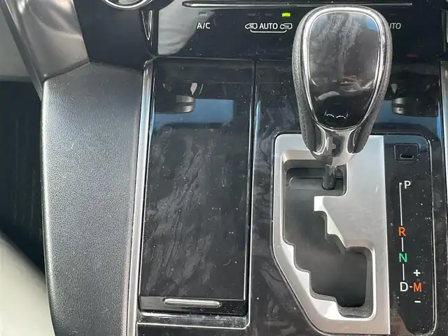 トヨタ ヴェルファイア Z Aエディション 岡山県 2018(平30)年 12.2万km ホワイトパールクリスタルシャイン 登録時走行距離121146km/純正9インチナビ/フルセグTV(AM/FM/CD/DVD/Bluetooth)/純正12.1インチフリップダウンモニター/バックカメラ/両側パワースライドドア/ビルトインETC　/デジタルインナーミラー/トヨタセーフティセンス/・プリクラッシュセーフティ/・レーダークルーズコントロール/・オートマチックハイビーム/・レーンディバーチャーアラート/オートブレーキホールド/横滑り防止装置/シートカバー/オットマン/18インチ純正AW/純正フロアマット