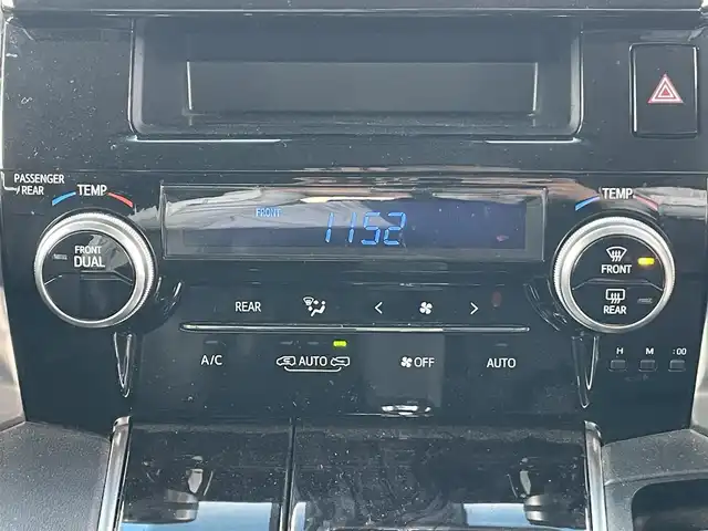 トヨタ ヴェルファイア Z Aエディション 岡山県 2018(平30)年 12.2万km ホワイトパールクリスタルシャイン 登録時走行距離121146km/純正9インチナビ/フルセグTV(AM/FM/CD/DVD/Bluetooth)/純正12.1インチフリップダウンモニター/バックカメラ/両側パワースライドドア/ビルトインETC　/デジタルインナーミラー/トヨタセーフティセンス/・プリクラッシュセーフティ/・レーダークルーズコントロール/・オートマチックハイビーム/・レーンディバーチャーアラート/オートブレーキホールド/横滑り防止装置/シートカバー/オットマン/18インチ純正AW/純正フロアマット