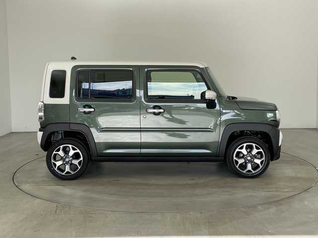 スズキ ハスラー HYBRID X 兵庫県 2025(令7)年 0.1千km クールカーキパールメタリック/ソフトベージュメタリック ・登録済未使用車/・純正9インチナビ/CD/DVD/TV/USB/Bluetooth/・全方位カメラ/・デュアルカメラブレーキサポート/・誤発進抑制機能/・後退時ブレーキサポート/・後方誤発進抑制機能/・リアパーキングセンサー/・車線逸脱警報機能/・車線逸脱抑制機能/・ふらつき警報/・先行車発進お知らせ機能/・アダプティブクルーズコントロール/・標識認識機能/・ハイビームアシスト/・前席シートヒーター/・LEDヘッドライト/・LEDフォグランプ/・スマートキー