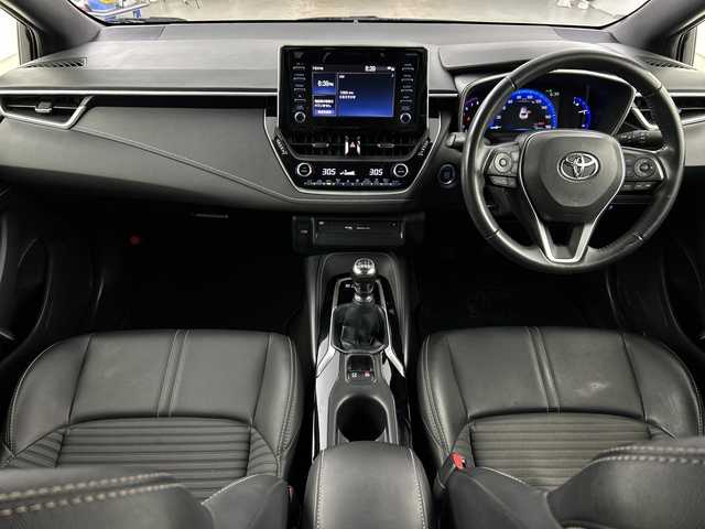 トヨタ カローラ スポーツ G スタイルパッケージ 愛知県 2020(令2)年 3.5万km アティチュードブラックマイカ 6速MT/純正8インチディスプレイオーディオ/(Bluetooth/FM/AM/CD/DVD/USB)/バックカメラ/トヨタセーフティセンス/・プリクラッシュセーフティ/・レーントレーシングアシスト/・オートマチックハイビーム/・レーダークルーズコントロール/ハーフレザーシート/純正15インチアルミホイール/プッシュスタート/スマートキー/LEDヘッドライト/オートライト/フォグランプ/電動パーキングブレーキ/ブレーキホールド/ISO FIX/純正フロアマット/ステアリングリモコン/純正フロアマット/電動格納ドアミラー