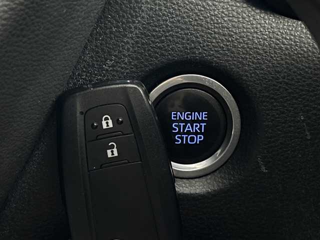 トヨタ カローラ スポーツ G スタイルパッケージ 愛知県 2020(令2)年 3.5万km アティチュードブラックマイカ 6速MT/純正8インチディスプレイオーディオ/(Bluetooth/FM/AM/CD/DVD/USB)/バックカメラ/トヨタセーフティセンス/・プリクラッシュセーフティ/・レーントレーシングアシスト/・オートマチックハイビーム/・レーダークルーズコントロール/ハーフレザーシート/純正15インチアルミホイール/プッシュスタート/スマートキー/LEDヘッドライト/オートライト/フォグランプ/電動パーキングブレーキ/ブレーキホールド/ISO FIX/純正フロアマット/ステアリングリモコン/純正フロアマット/電動格納ドアミラー