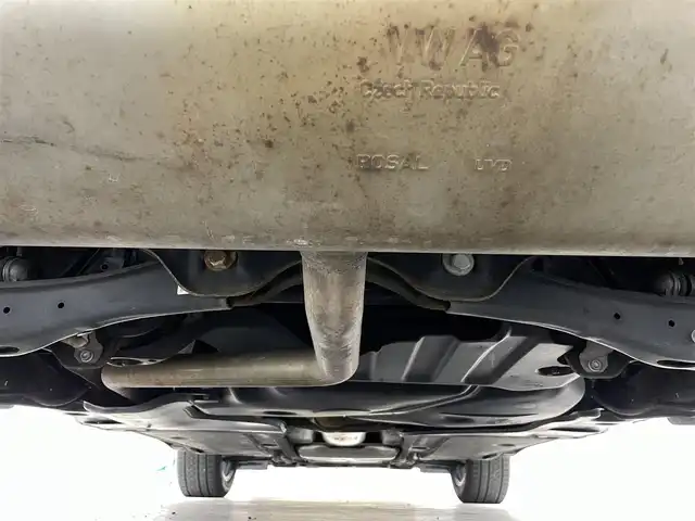 フォルクスワーゲン ティグアン TSI Rライン 福島県 2017(平29)年 17.3万km ピュアホワイト Volkswagen オールイン・セーフティ/・アダプティブクルーズコントロール（ACC）/・プリクラッシュブレーキシステム「Front Assist」/・渋滞時追従支援システム「Traffic Assist」/・レーンキープアシストシステム「Lane Assist」/・レーンチェンジアシストシステム「Side Assist Plus」/・リヤトラフィックアラート/・駐車支援システム「Park Assist」/・ドライバー疲労検知システム/・ダイナミックライトアシスト/純正8インチナビ/・フルセグ/BT/SD/CD/DVD/USB/AUX/FM/AM/・全方位カメラ/・ETC/ドライブレコーダー/革巻きステアリング/・ステアリングスイッチ/・パドルシフト/ハーフレザーシート/・全席シートヒーター/ＬＥＤヘッドライト/・フォグランプ/・リヤフォグランプ/・オートライト/電動パーキングブレーキ/・オートブレーキホールド/電動格納ミラー/・ウィンカーミラー/ルーフレール/純正フロアマット/ドアバイザー/スマートキー/・プッシュスタート