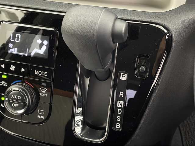 トヨタ パッソ モーダ 宮城県 2018(平30)年 1.7万km プラムブラウンパールクリスタルシャイン ワンオーナー/スマートアシストIII	/・衝突回避支援ブレーキ機能	/・車線逸脱警報機能	/・オートハイビーム（ＡＨＢ）	/・コーナーセンサー	/バックカメラ/純正ナビ/・BT.SD.CD.DVD/フルセグTV/ビルトインETC/LEDヘッドライト/LEDフォグランプ/ステアリングスイッチ/アイドリングストップ/横滑り防止装置/プッシュスタート/スマートキー/純正フロアマット/ドアバイザー/純正ホイールキャップ/トノカバー