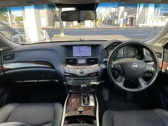 日産 フーガ 250GT 埼玉県 2014(平26)年 11.1万km ガーネットブラック (株)IDOMが運営する【じしゃロン鳩ヶ谷店】の自社ローン専用車両になりますこちらは現金またはオートローンご利用時の価格です。自社ローンご希望の方は別途その旨お申付け下さい/純正ＨＤＤナビ/　(CD/DVD/USB/Bluetooth接続)/フルセグＴＶ/バックカメラ/ビルドインＥＴＣ/純正ドライブレコーダー/ハーフレザーシート/電動シート/クルーズコントロール/サイド＆カーテンエアバッグ/ＨＩＤヘッドライト