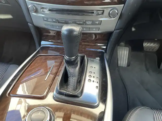 日産 フーガ 250GT 埼玉県 2014(平26)年 11.1万km ガーネットブラック (株)IDOMが運営する【じしゃロン鳩ヶ谷店】の自社ローン専用車両になりますこちらは現金またはオートローンご利用時の価格です。自社ローンご希望の方は別途その旨お申付け下さい/純正ＨＤＤナビ/　(CD/DVD/USB/Bluetooth接続)/フルセグＴＶ/バックカメラ/ビルドインＥＴＣ/純正ドライブレコーダー/ハーフレザーシート/電動シート/クルーズコントロール/サイド＆カーテンエアバッグ/ＨＩＤヘッドライト