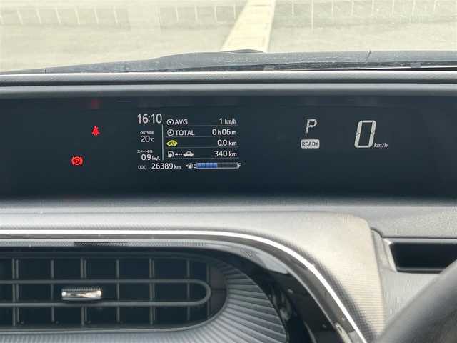 トヨタ アクア S 福岡県 2018(平30)年 2.7万km スーパーホワイトⅡ ・社外ナビ（Bluetooth/AM/FM/ipod/USB/AUX/SD）/・バックカメラ/・ETC/・横滑り防止装置/・車両接近通報装置/・ABS/・アイドリングストップ/・ステアリングスイッチ/・電動格納ミラー/・純正ドアバイザー/・ISOFIX/・取扱説明書