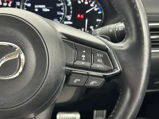 マツダ ＣＸ－５ XD ブラックトーンエディション 熊本県 2021(令3)年 7万km ポリメタルグレーM 純正ナビ(Bluetooth・フルセグTV）/全周囲カメラ/ETC2.0/前後ドライブレコーダー/レーダークルーズコントロール/前後クリアランスソナー/前席シートヒーター/ステアリングヒーター/運転席パワーシート/衝突軽減ブレーキ/レーンキープアシスト/ブラインドスポットモニター/速度標識警報/車間認知システム/車線逸脱警報/横滑り防止/アイドリングストップ/パワーバックドア/ハーフレザーシート/オートライト/LEDヘッドライト/フォグライト/純正アルミホイール/純正フロアマット/スマートキー/プッシュスタート/保証書/取扱説明書
